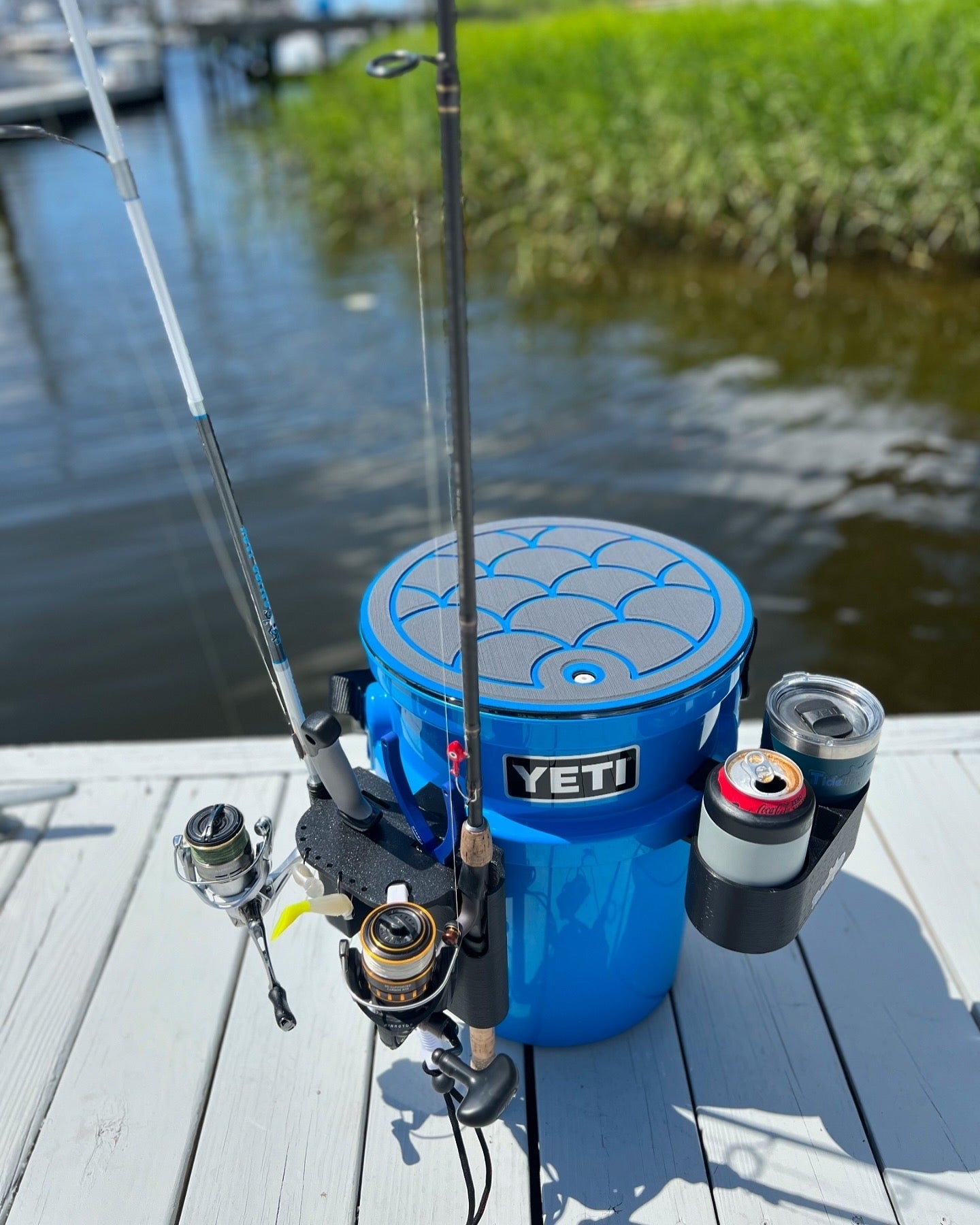 Fishing Rod Holder for YETI LoadOut Bucket - Tideline3D